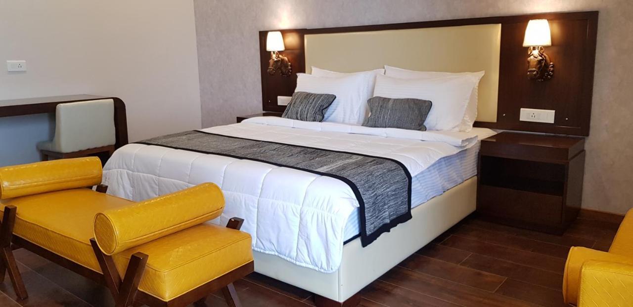 Hotel Mountain Trails Utakamand Zewnętrze zdjęcie